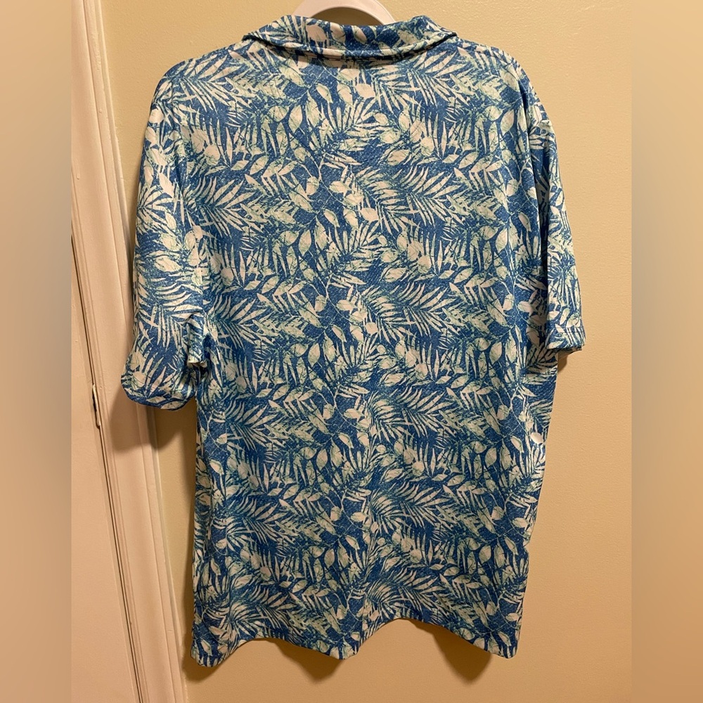 Ocean Coast Tropical Leaf Button-Up Short Sleeve Shirt - Picture 3 of 5